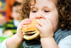 Ожирение детей становится угрозой! А в чём кроется истинная причина явления?