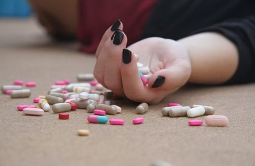 Легальные наркотики: Как Америка подсела на антидепрессанты?